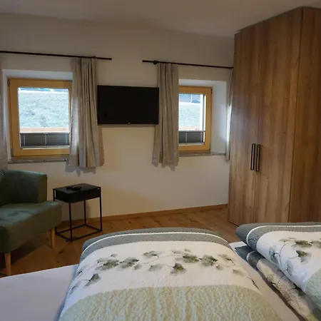 Edinger Apartment *