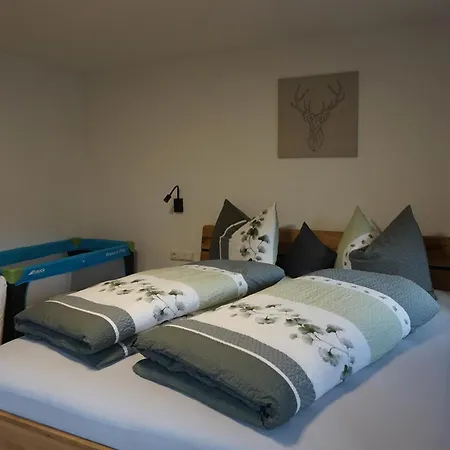 Edinger Apartment *