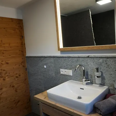 Edinger Apartment