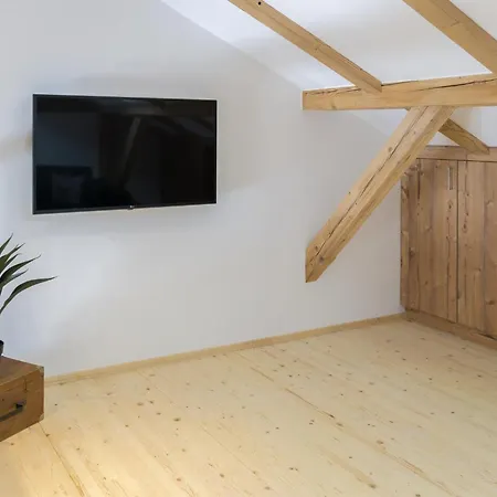 Edinger Apartment
